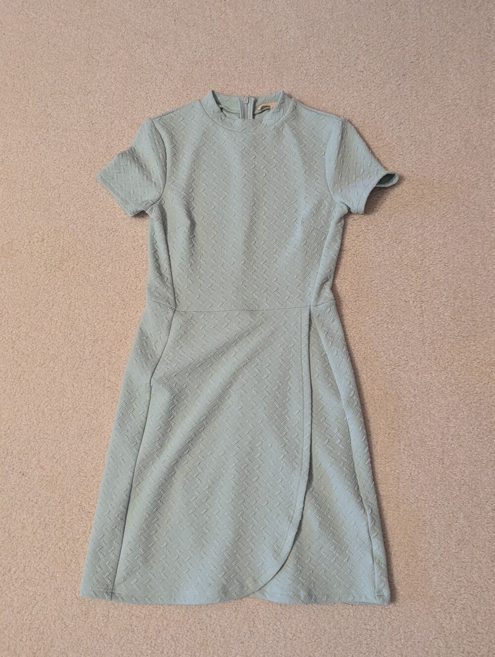 NWOT Light Green Short Sleeve Textured A-Line Dress